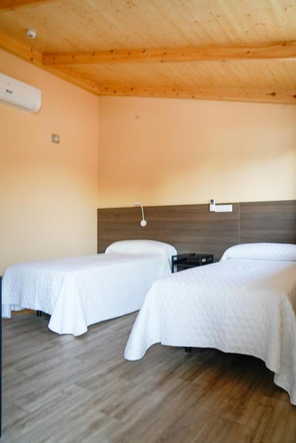 Hostal La Posada De Mari Ла-Кабрера Экстерьер фото