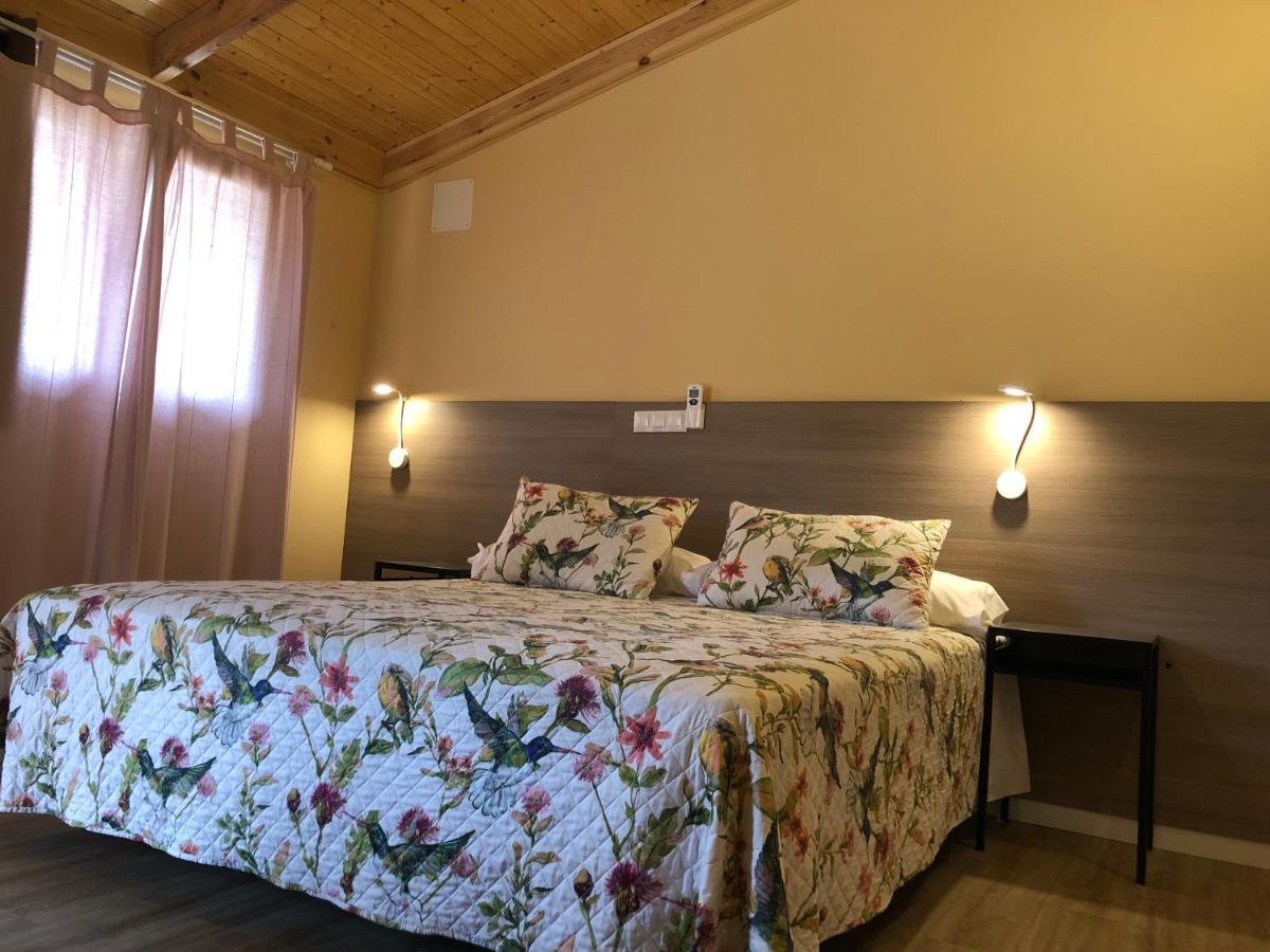 Hostal La Posada De Mari Ла-Кабрера Экстерьер фото