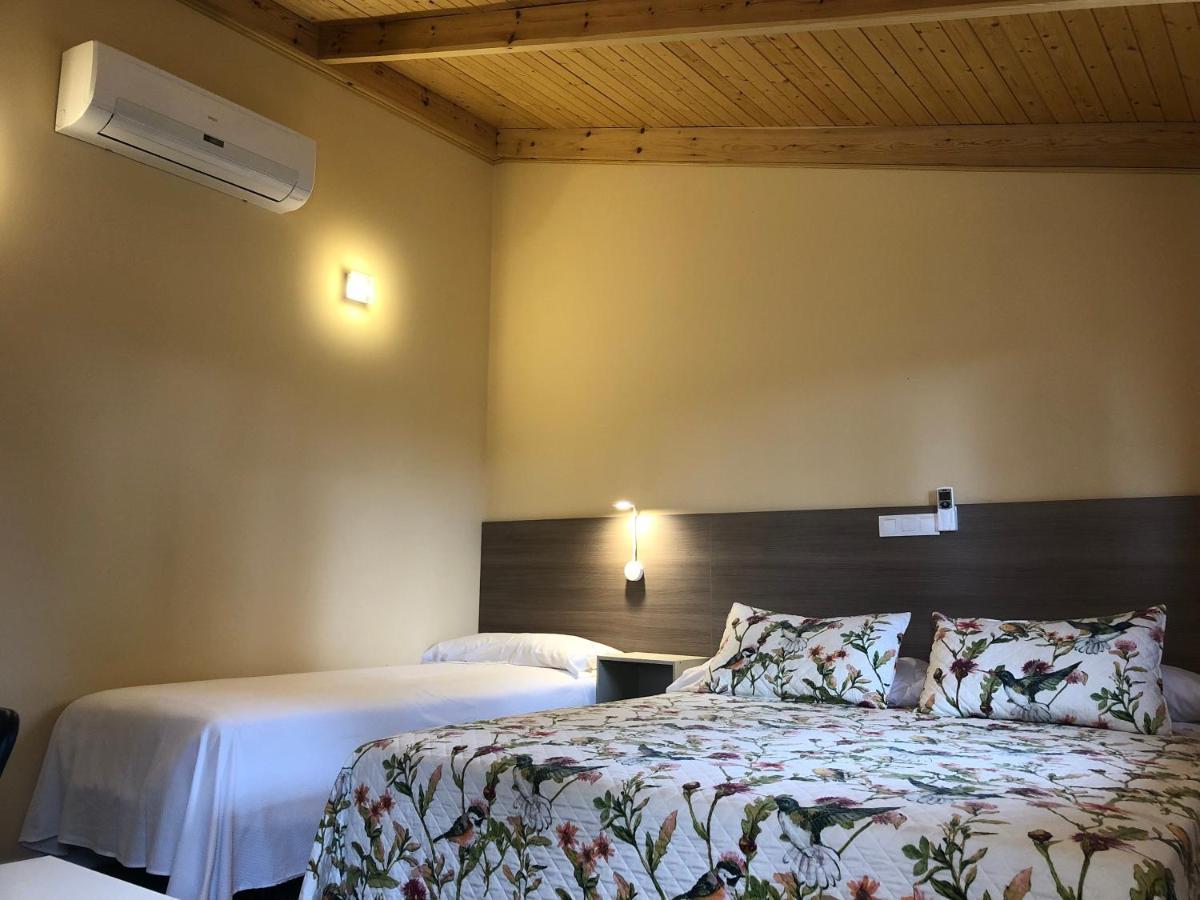 Hostal La Posada De Mari Ла-Кабрера Экстерьер фото